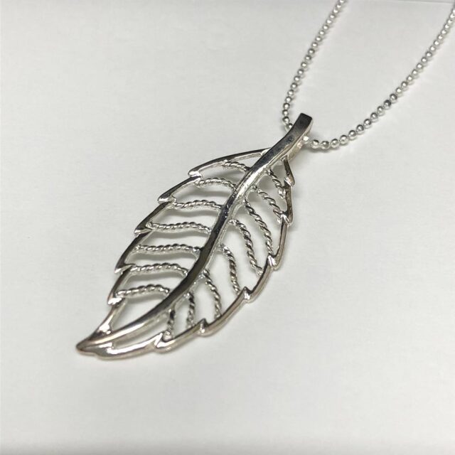 ハワイアンジュエリー ネックレス チェーン付き ペンダント シルバー マイレリーフ Maile Leaf レディース