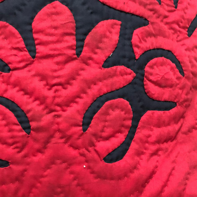 ハワイアンキルト バッグ ブラック×レッドタイダイ ウル パンノ木柄  人気 かわいい