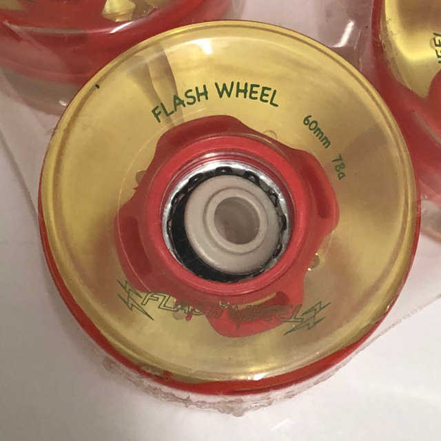 スケートボード 蓄光で光るクルーザーウィール 60mm 78a フラッシュウィール