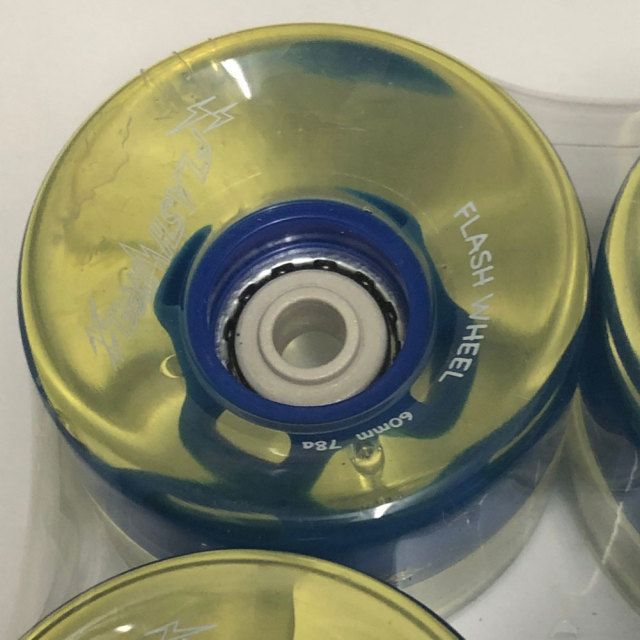 スケートボード 蓄光で光るクルーザーウィール 60mm 78a フラッシュウィール