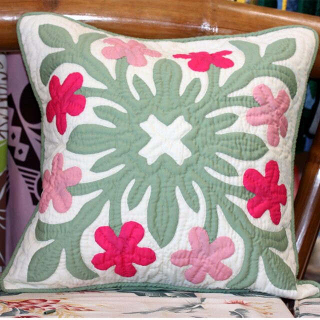 ハワイアンキルトグッズ クッションカバー プルメリア ピンクピンク ダブルピンク 46×46 ハンドメイド ハワイアン雑貨