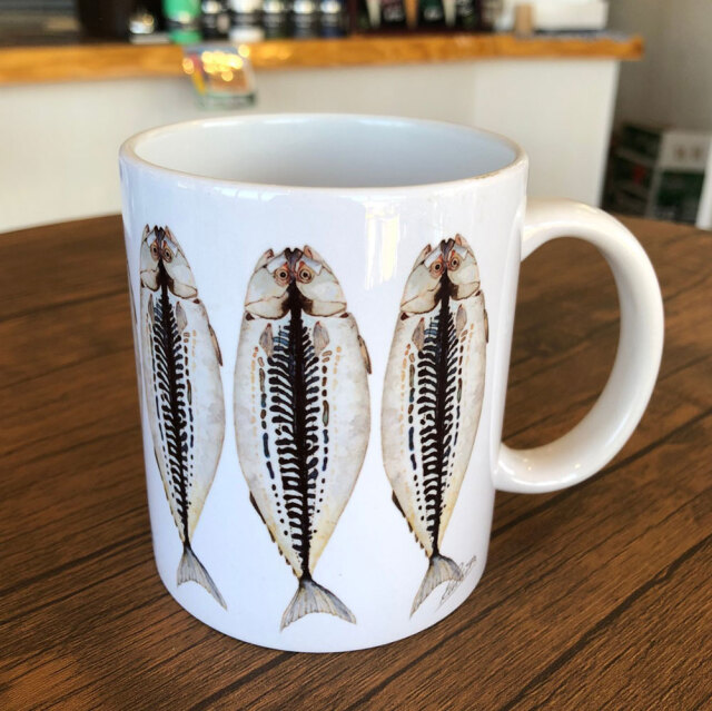 cicada 大きいひものマグカップ大 ラッセル ウィルス 鯵 アジ 伊豆のお