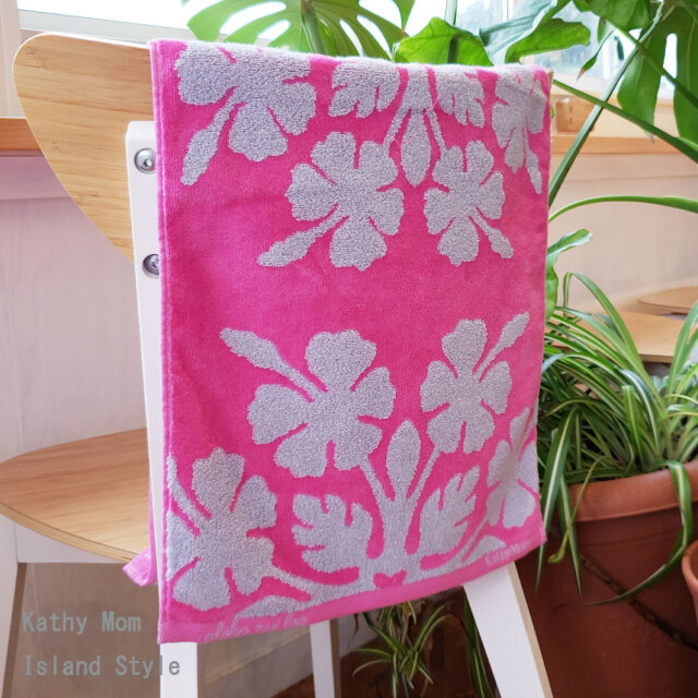 キャシーマム フェイスタオル ハイビスカス柄 ピンク ループ付き 34 80cm クプラウシリーズ ギフト 母の日 プレゼント おしゃれ キッチンタオル 綿100 無撚糸 ハワイキルト柄 厚手 キルト柄