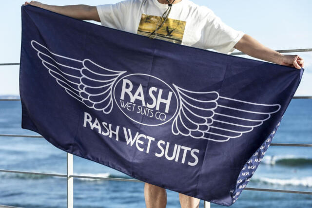 RASH WETSUITS ビーチタオル RASH ラッシュビーチタオル 羽マーク/ラッシュウェットスーツ