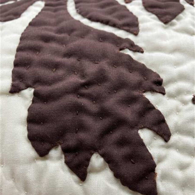 ハワイアンキルト クッションカバー ブラウン ハイビスカス 46cm×46cm