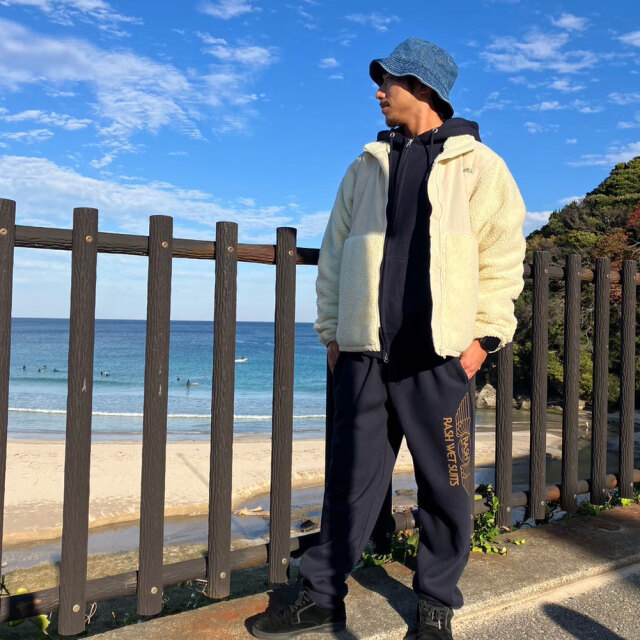 RASH WETSUITS 2024 フード付きボアジャケット ブラック rash-boaparker.jpg