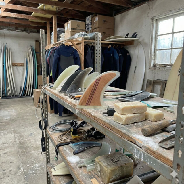 Rainbow fin Dog House Wood 9.75 ドッグハウス レインボーフィン