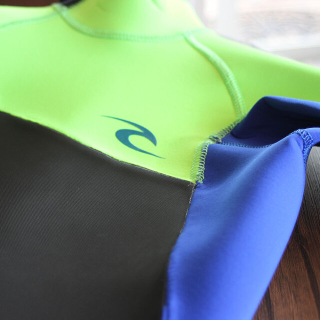 RIPCURL ウェットスーツ　新品　3×2mmkids お子様用 ウェットスーツ リップカールグロムスオメガ4/3