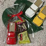 バレンタインギフト フォードピックアップトラックミニカー×チョコバーセット