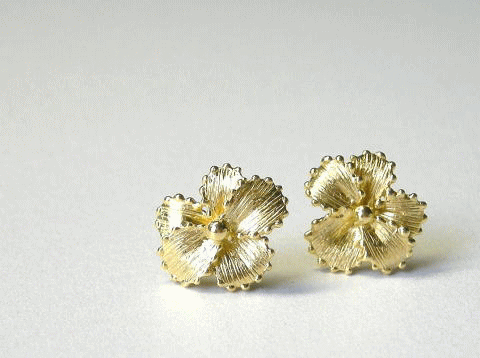 Fioフラワー　すみれＫ１８ピアス