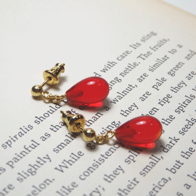 愛と勇気の姫様ピアス