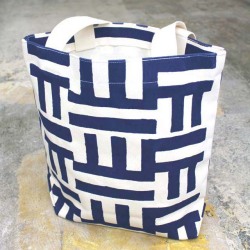 DESIGN WEST CARVED WOOD TOTE BAG BL