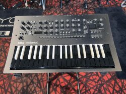 KORG minilogue xd Inverted [minilogue-xd BW]  ブラックホワイト（店頭展示品）【送料無料】