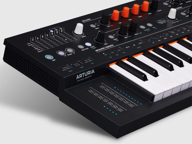グースネックマイク付属版 Arturia MicroFreak 大きから シンセサイザー