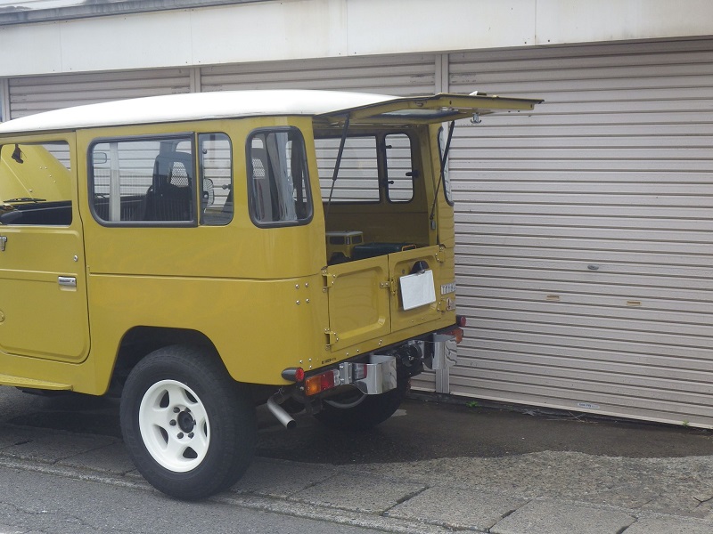 ボンネットダンパー