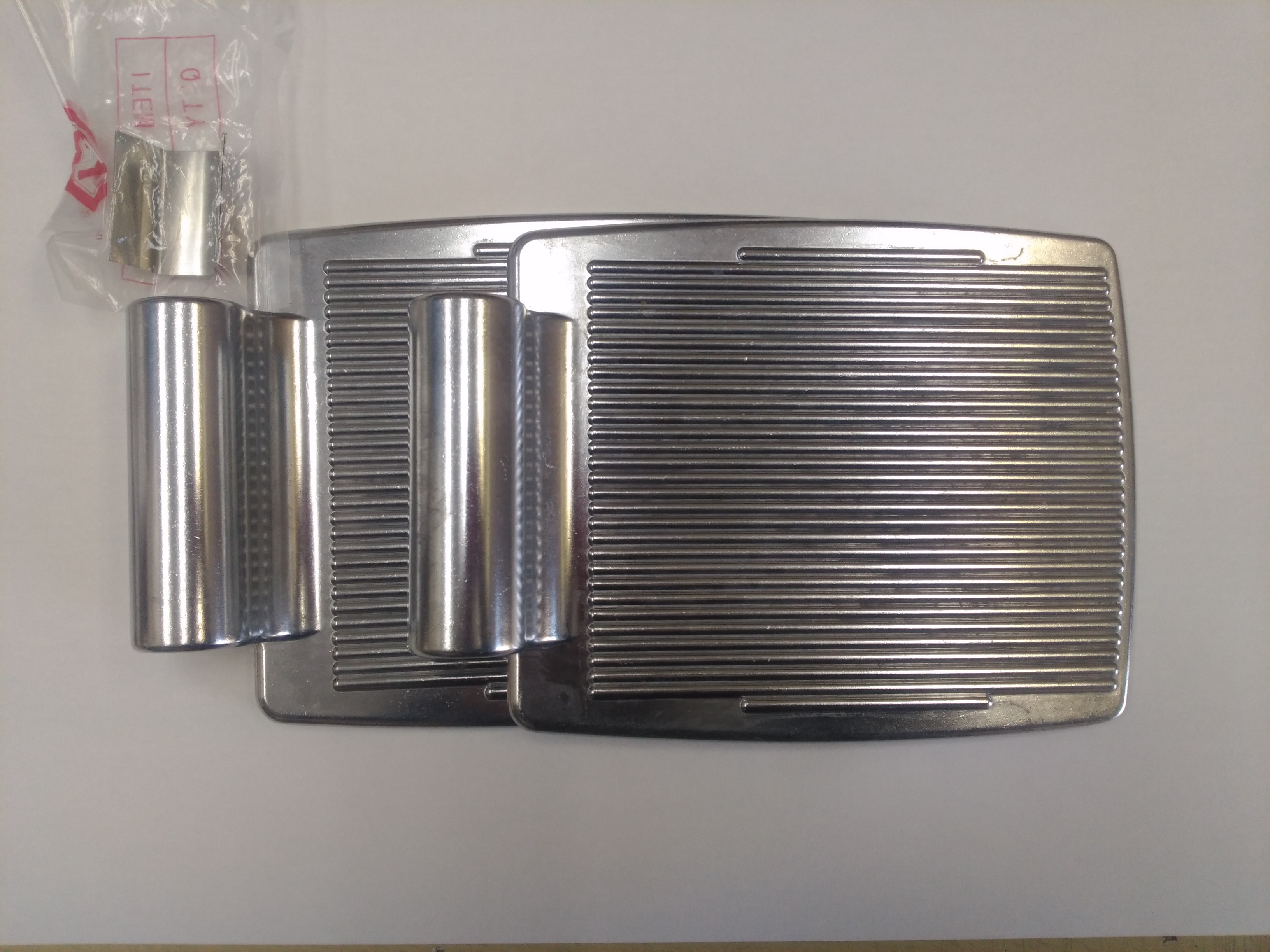 アルミ製車椅子用ステップ板　213×155ｘ95【2枚一組】［専用板バネ付き］