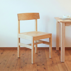 ダイニングチェア 椅子 板座 アームチェア 天然木製 無垢 ヒノキ ブナ オイル塗装 国産 アールチェア