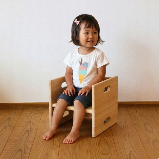 保育園や幼稚園、ご家庭でも大活躍のBOX型キッズチェア