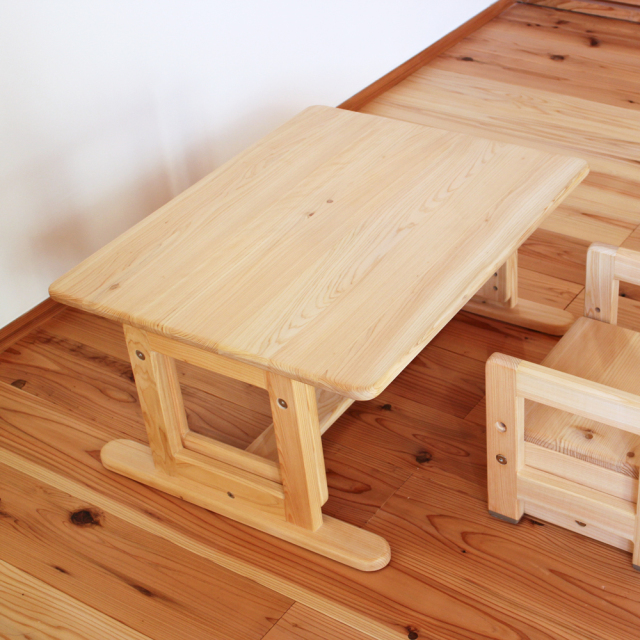 カラーキッズデスク おえかきつくえ 天然木製のかわいいヒノキデスク