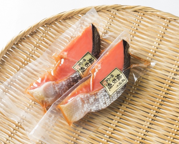 蔵造塩引鮭辛口（紅さけ）2切パック　BBP82