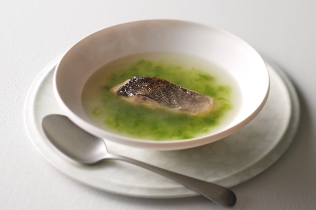 イサキのポワレあおさスープ
