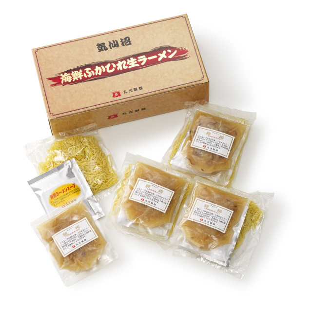 気仙沼海鮮・ふかひれ生ラーメン（４食入り）