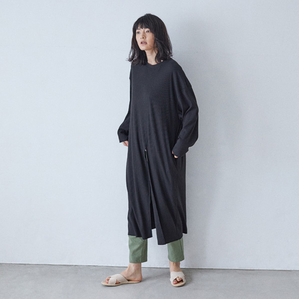 ディープスリットワンピース ジュニア 長袖ワンピース 長そで ロング スリット カットワンピ トップス 無地 ゆったり シンプル 親子お揃い Undeny アンディニー Mm1 1サイズマデメール便可 公式 Marumiya World 本店