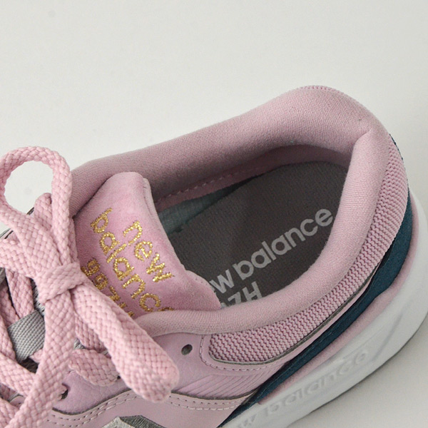【極美品】NB ニューバランス WS 273 ブラック ピンク シューズ 24 極美品】NB ニューバランス WS 273 ブラック ピンク シューズ 24