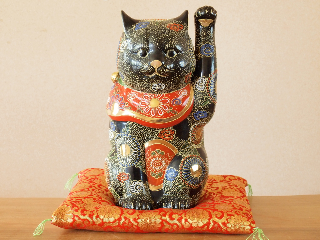 願いが叶う 数少ない 魔除け 病避け】九谷焼 招き猫 3号 左手 陶幸窯