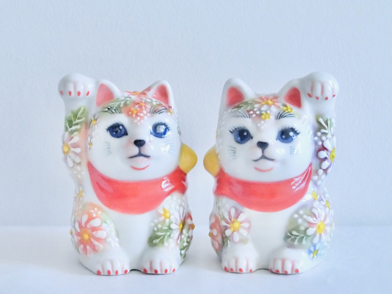 2.5号招猫　下絵イッチン華盛　下野邦子 マルヨネ陶幸　maruyone