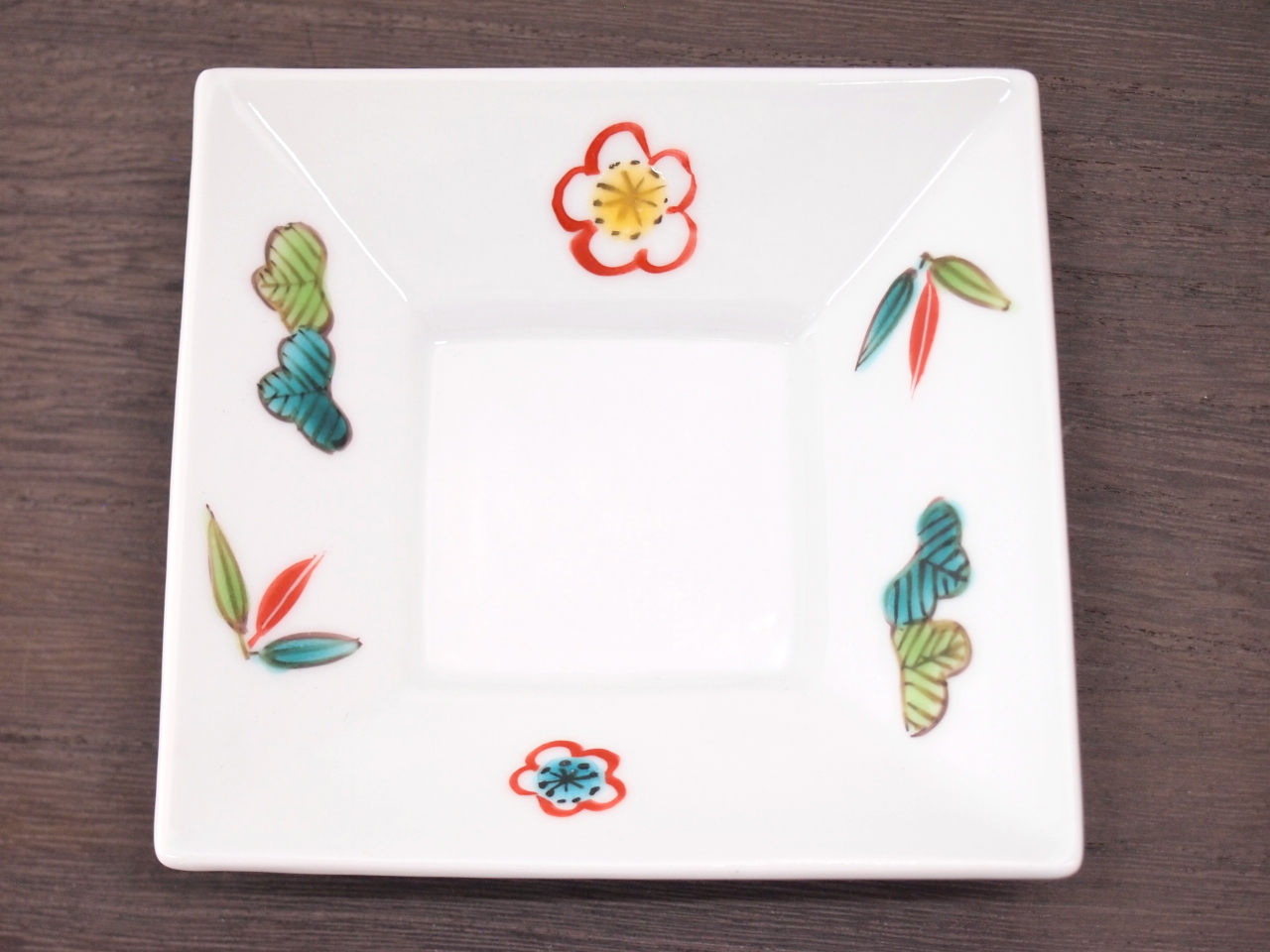 九谷焼 和陶房 3.5号角皿/小皿 豆皿/  渕に松竹梅　 辺10.5×高2.3cm