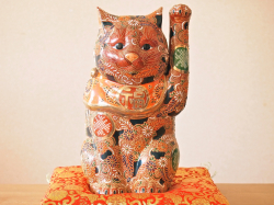 九谷焼 10号招き猫 細描鹿の子盛