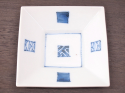 九谷焼 和陶房 3.5号角皿/小皿 豆皿/  染付窓小紋　 辺10.5×高2.3cm