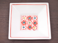 九谷焼 和陶房 3.5号角皿/小皿 豆皿/  見込紅白梅文　 辺10.5×高2.3cm