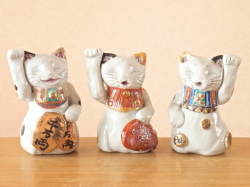 招き猫 陶器　九谷焼手書き4号高さ13.5cm 招き猫 陶器 九谷焼手書き4号高さ13.5cm 招き猫 陶器 九谷焼