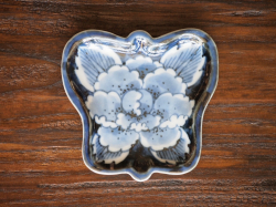 豆皿 軍配 染付牡丹 /小皿 豆皿 吉祥紋古典絵変り/九谷焼 和陶房 /幅8.2×奥8×高1.2cm