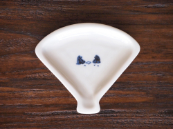 豆皿 扇 染付游子 /小皿 豆皿 吉祥紋古典絵変り/九谷焼 和陶房/幅8.8×奥7.7×高1.2cm