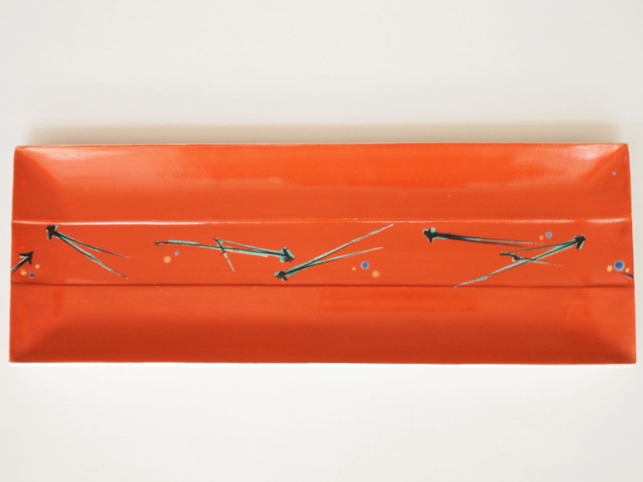 九谷焼 和陶房 長角皿 朱地松葉