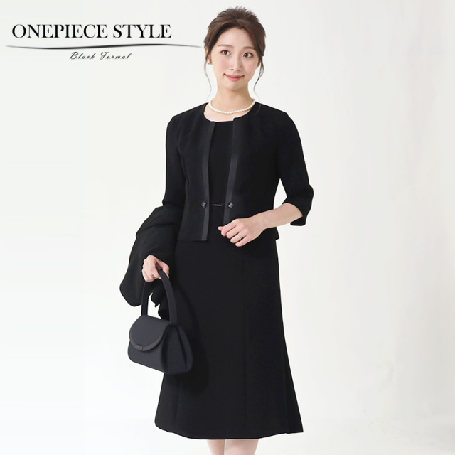 ブラックフォーマル 前開きノーカラーサテンアンサンブル 楽々アーム  