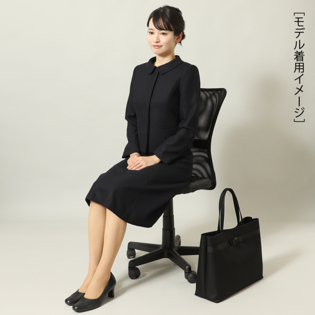 お受験,面接,学校説明会,学校訪問,濃紺スーツ