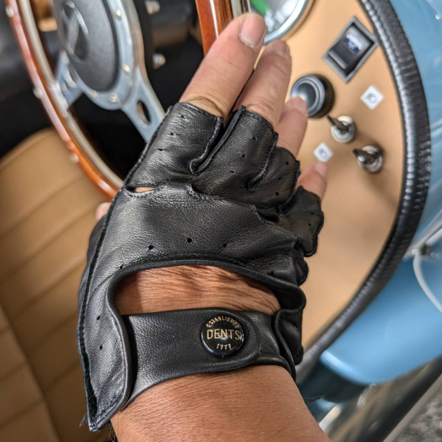 151143_black_fit_2.png