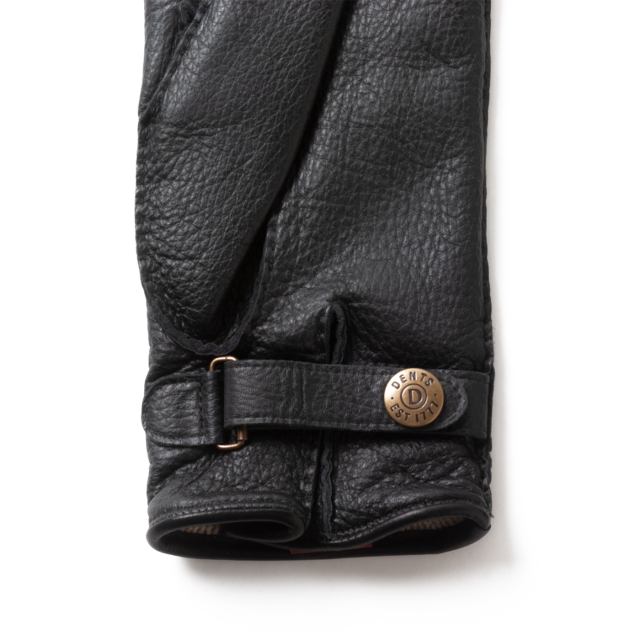 17_1117black3.png