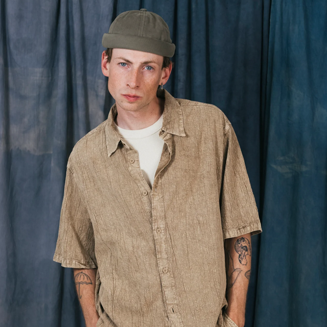 tm022_mikikhaki_fit_1.png