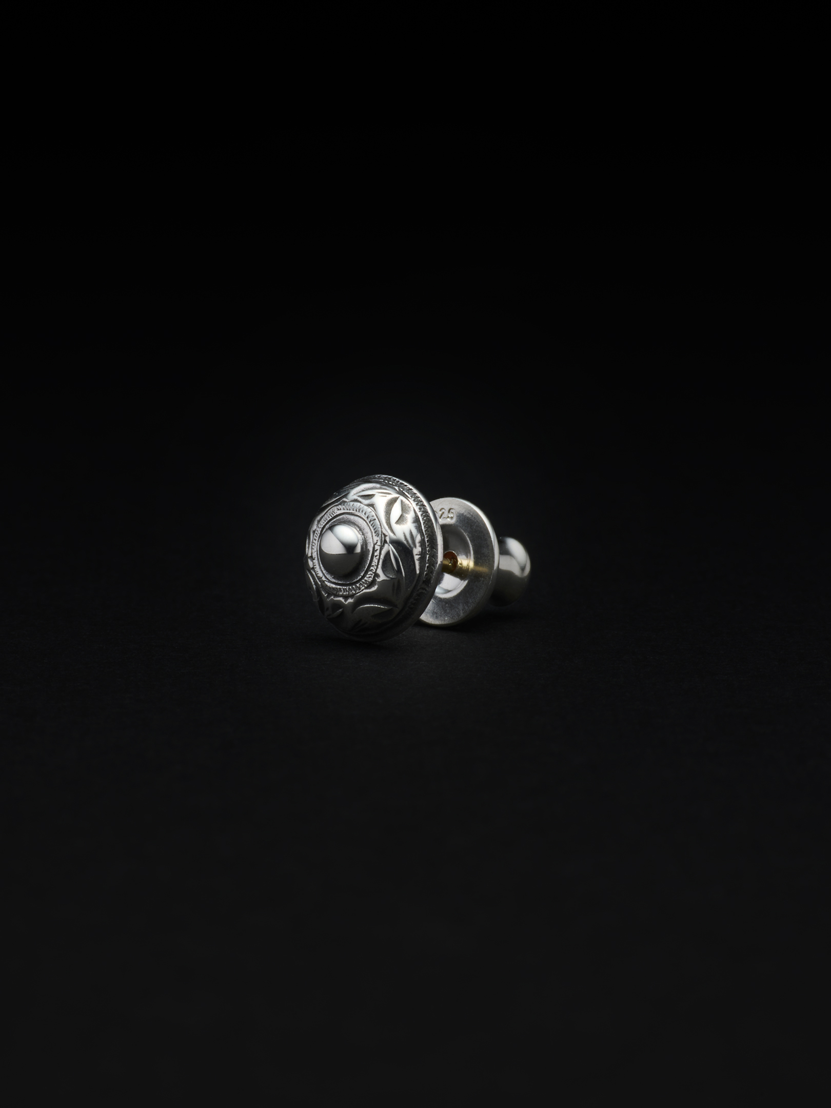 ANTIDOTE BUYERS CLUB　　「Engraved Rivet Earring」　　SILVER950製 ピアス