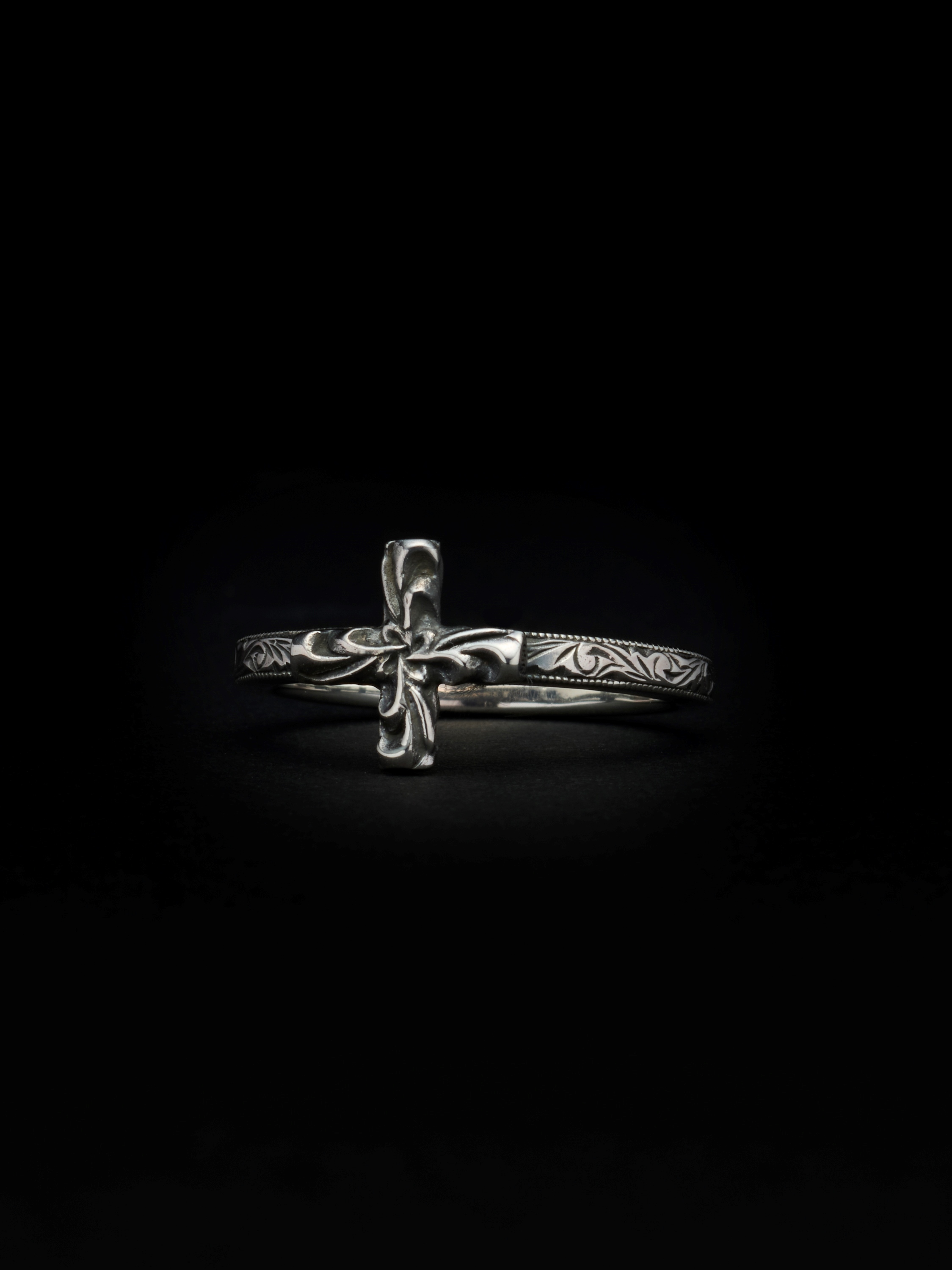ANTIDOTE BUYERS CLUB　　「Engraved Tiny Cross Ring」　　SILVER950製 リング
