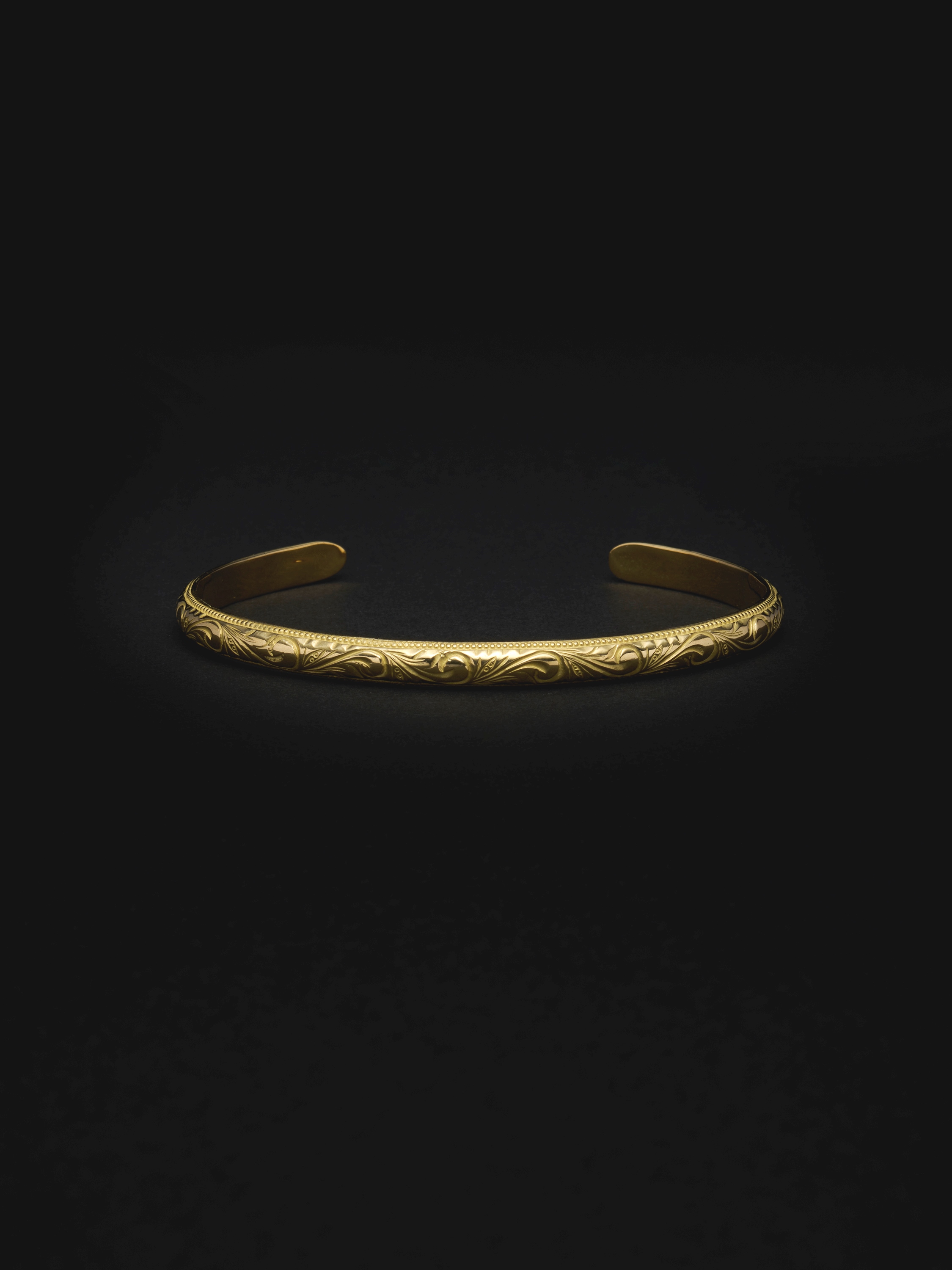 ANTIDOTE BUYERS CLUB　　「Engraved Narrow Bangle」　　K18製 バングル