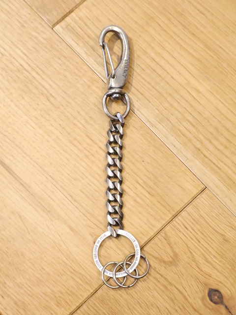 EVILACT 　　「EVILACT MID HOOK」　キーチェーン