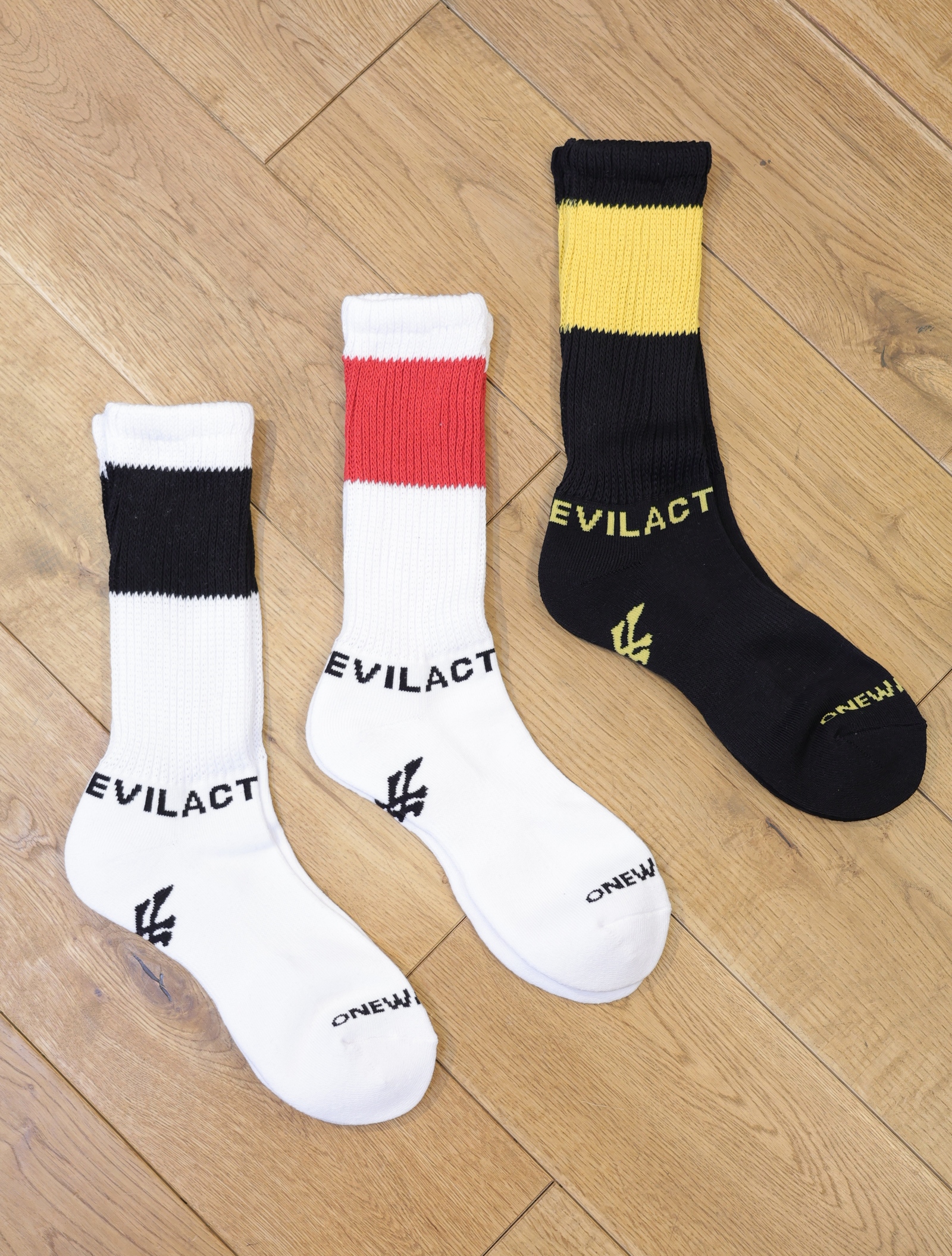 EVILACT 　　「LINE LOOSE SOCKS」　ソックス