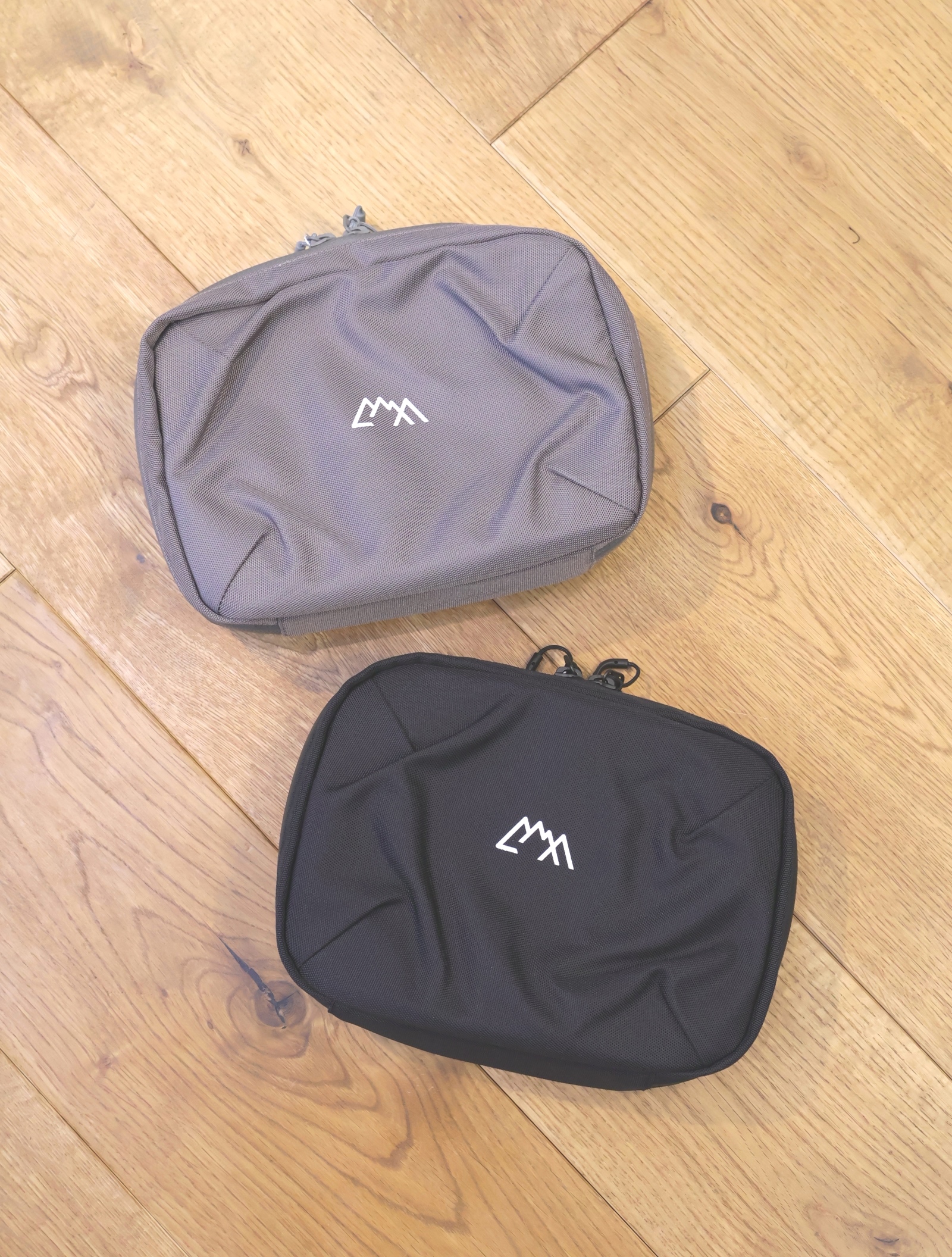 CMF OUTDOOR GARMENT　「KJ POUCH」　ポーチ