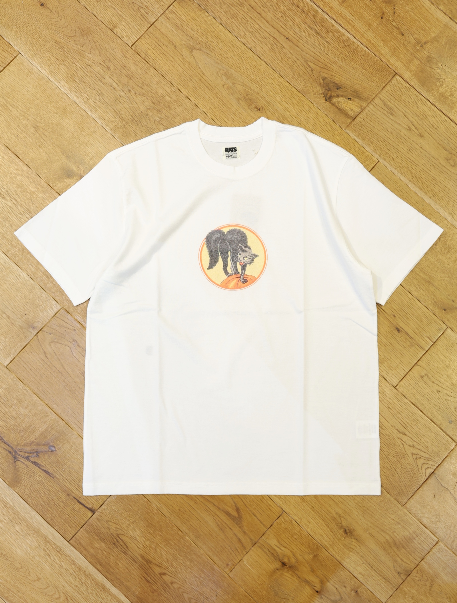 RATS　「BLACK CAT TEE」　プリントティーシャツ